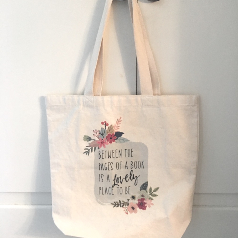 A cute tote for any bookworm!
